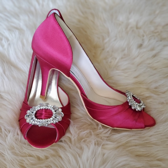 Lovely Crystal Accent Berry Satin SATC Heels - Picture 3 of 8